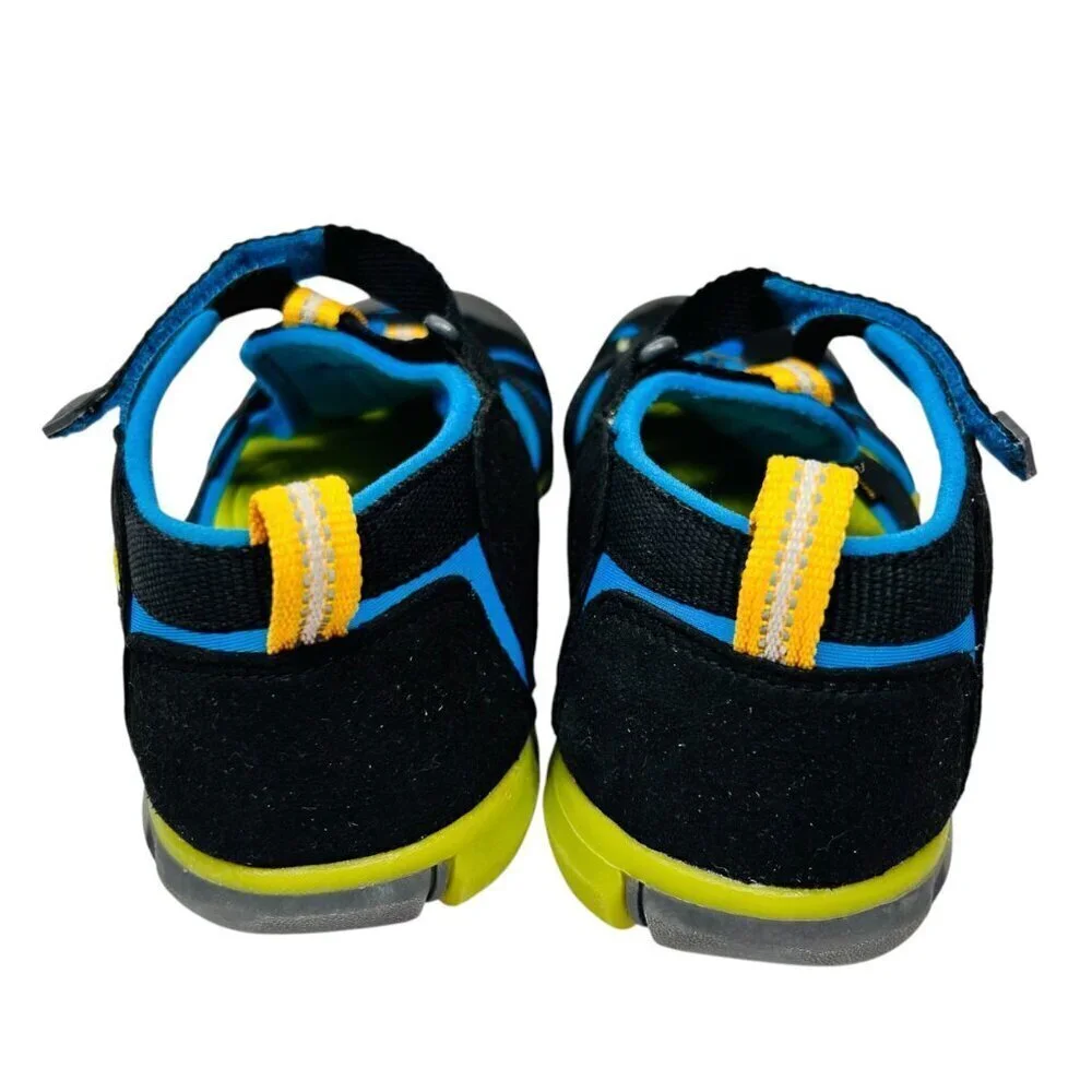 KEEN Big Kids Seacamp II CNX Size 5 Boy Outdoor Sandal Hiking Beach